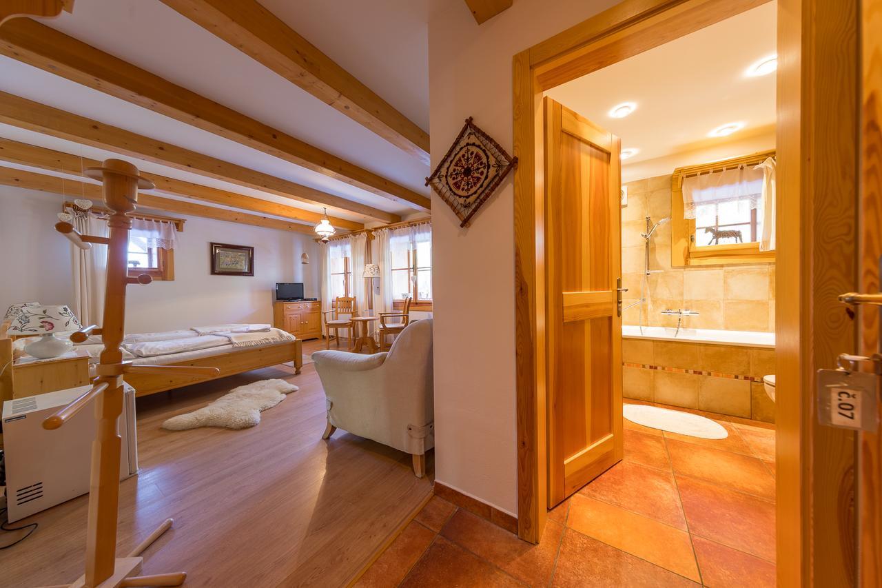 Valasske Chalupy Kycerka Hotel Velké Karlovice Buitenkant foto