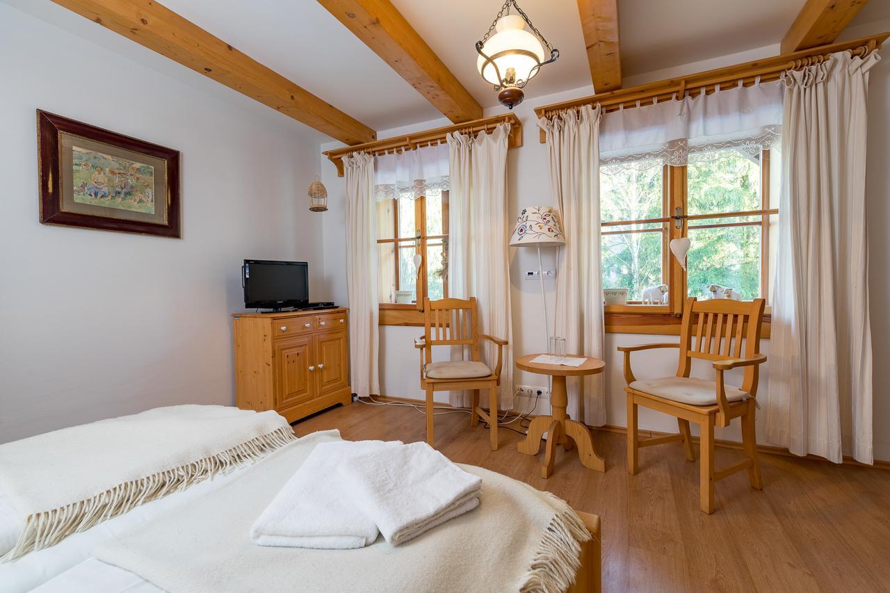 Valasske Chalupy Kycerka Hotel Velké Karlovice Buitenkant foto